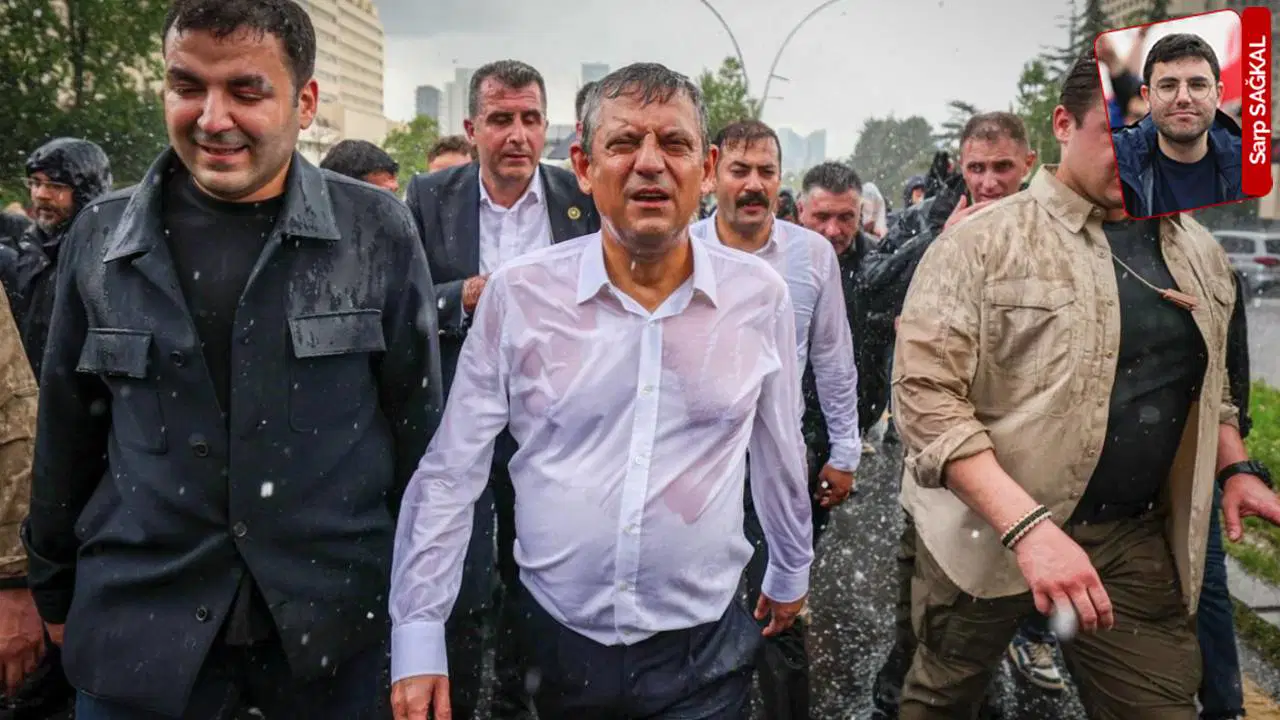CHP lideri Özgür Özel, mutlak butlan kararı sonrası partiye yapılan polis baskınının ardından yeni genel merkezlerini Meclis 