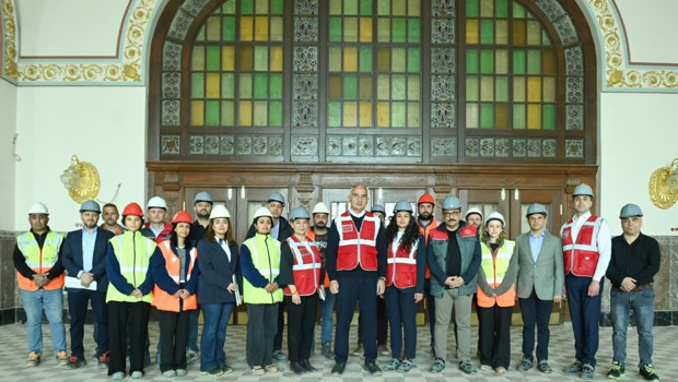 Uzun yıllar boyunca milyonlarca insanın yolculuğuna, göçüne ve hatırasına tanıklık eden Haydarpaşa Garı’nda yürütülen çalışma