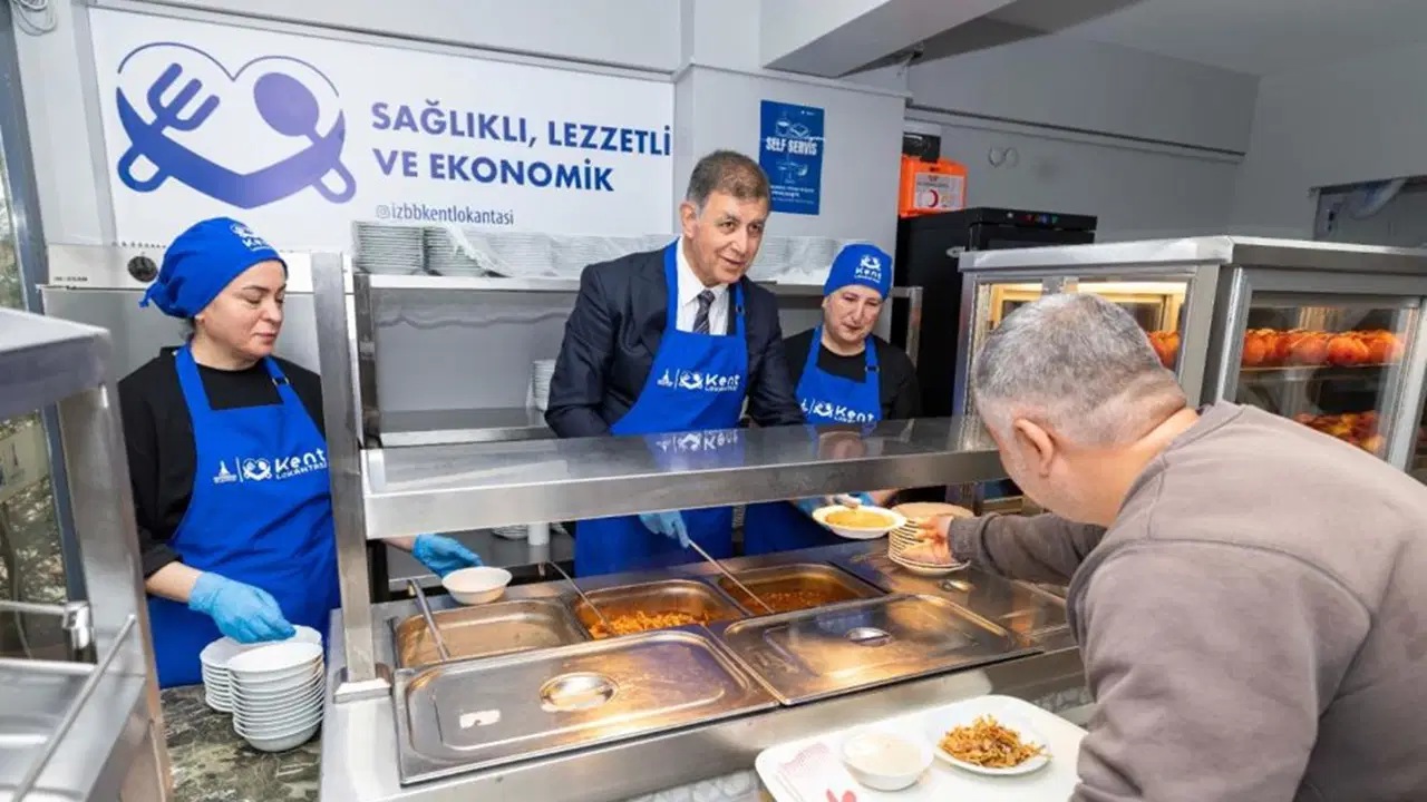 İzmir Büyükşehir Belediye Başkanı Dr.