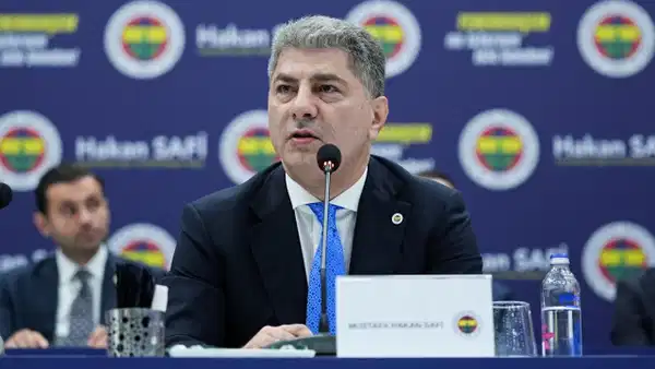 Fenerbahçe Kulübü Başkan Adayı Hakan Safi, Muğla'nın Bodrum ilçesinde kongre üyeleri ve taraftarlarla bir araya geldi.