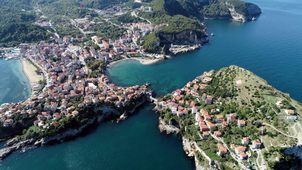 UNESCO Dünya Mirası Geçici Listesi'nde yer alan, Amasra Kalesi’nin bulunduğu, Batı Karadeniz’deki yaz turizminin önemli