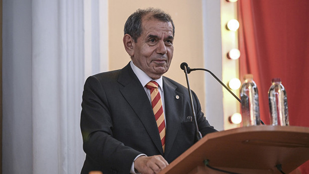 Ali Sami Yen Spor Kompleksi RAMS Park'ta gerçekleştirilen törende, olağan seçimli genel kurul divan heyeti mazbataları takdim