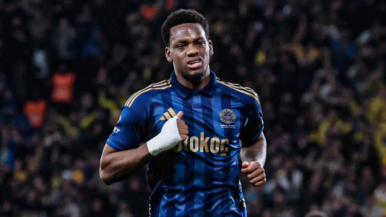 Fenerbahçe 'de geçen sezonun ilk yarısında forma giyen Jhon Duran, geleceğine dair konuştu.