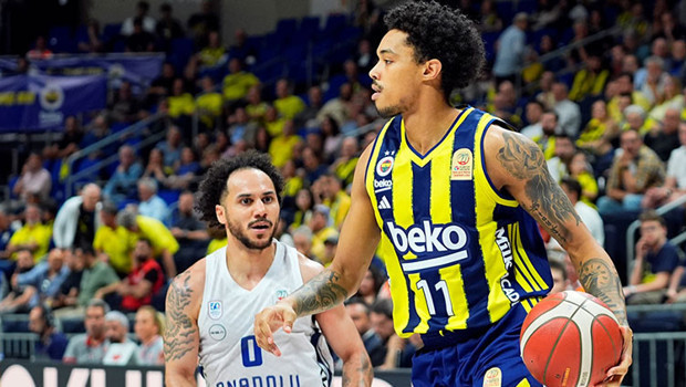 Fenerbahçe Beko, Türkiye Sigorta Basketbol Süper Ligi play-off yarı final serisi ilk maçında konuk ettiği Anadolu Efes'i 60-5