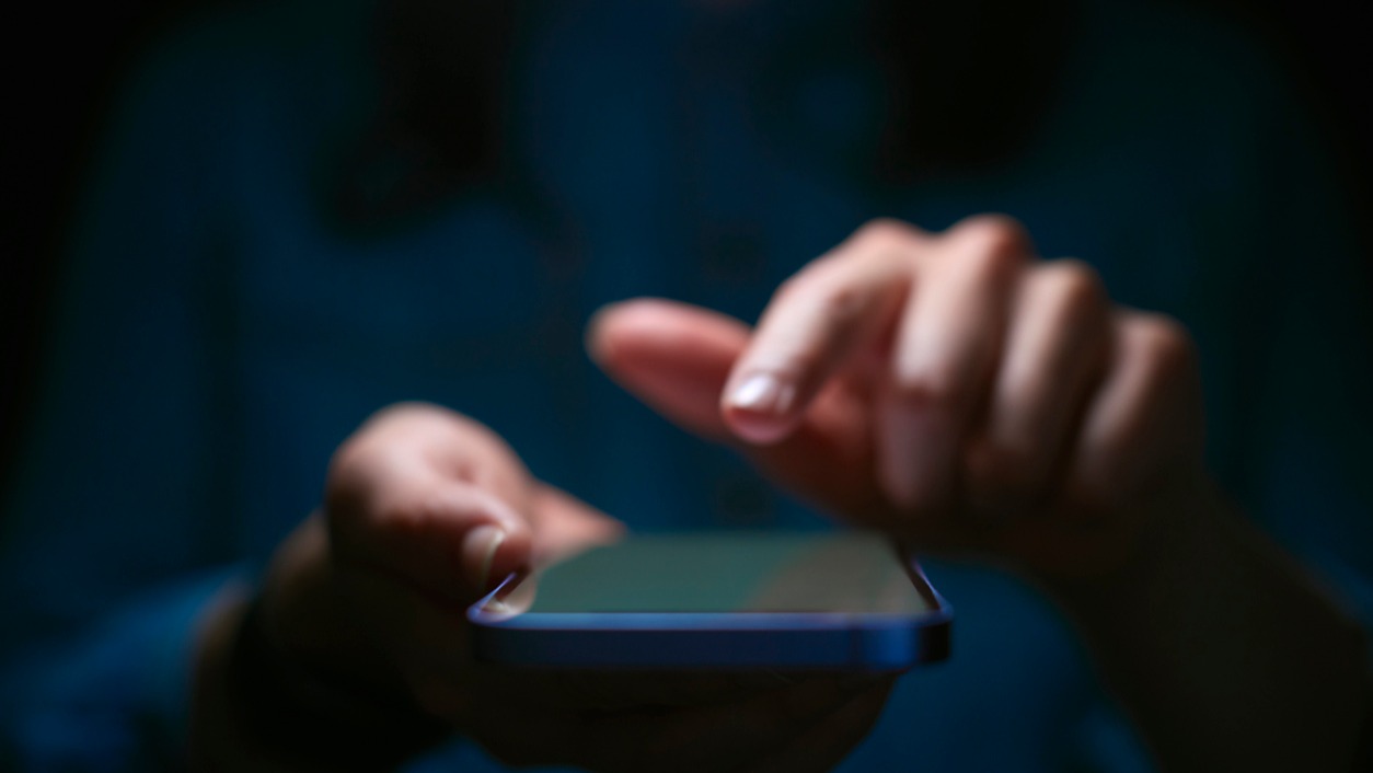 Meta'nın güvenlik tedbirlerini atlatmak için VPN aracılığıyla konumlar farklı gösterildi ve birçok hesap ele geçirildi.