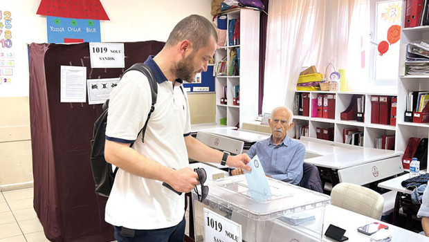 Belde statüsü kazanan Tokat’ın Reşadiye ilçesine bağlı Yolüstü ve Çevrecik, Almus ilçesine bağlı Bağtaşı, Yeşilyurt ilçesine