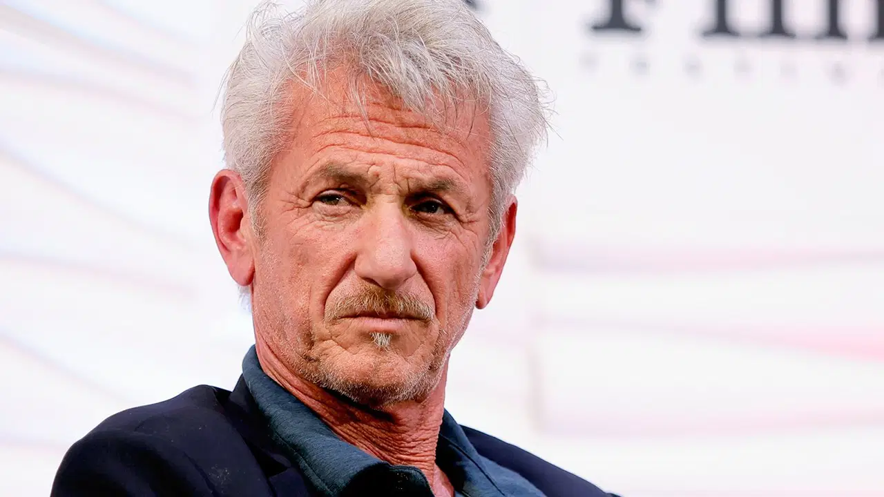 Gerek canlandırdığı sert karakterler gerekse küresel krizlerde aldığı cesur siyasi rollerle tanınan Hollywood efsanesi Sean P