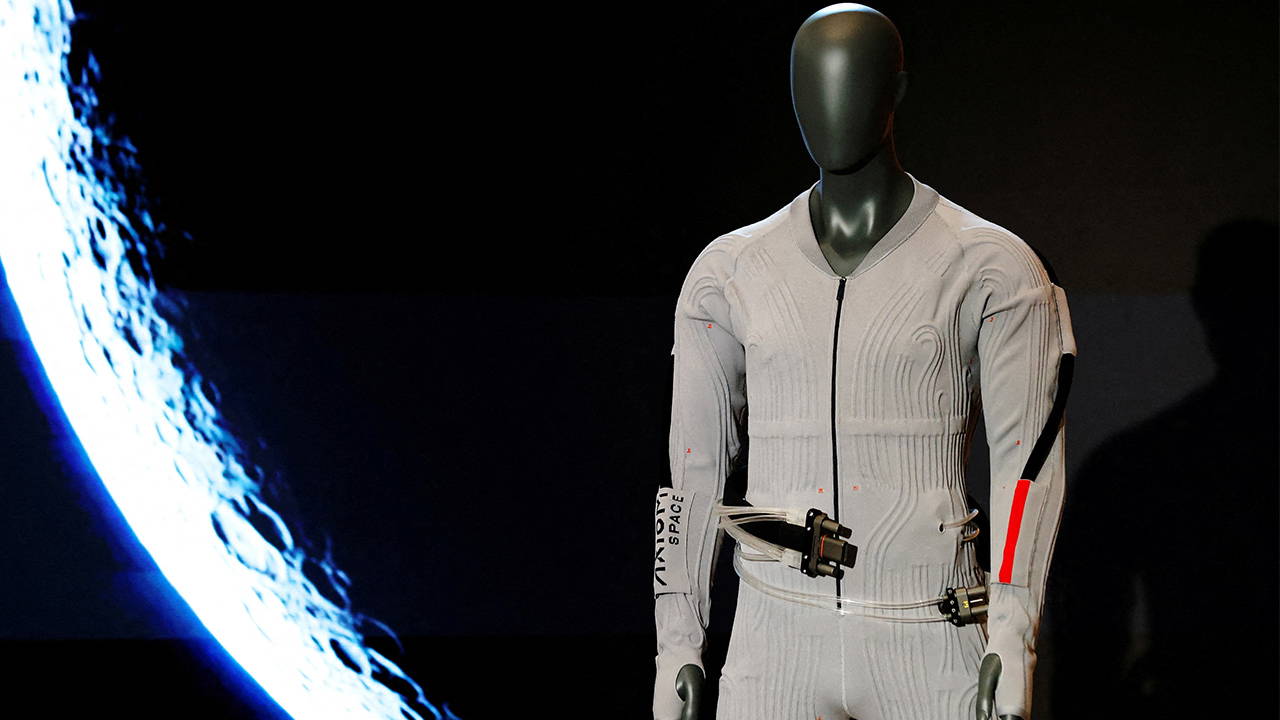Lüks marka bu kez Ay yolcusu! Prada, NASA için tasarladığı yeni giysiyi duyurdu