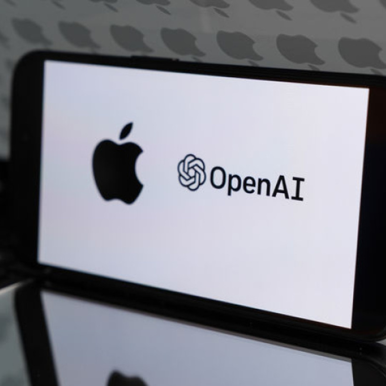 Yapay zeka alanında son yılların en dikkat çeken şirketlerinden OpenAI'nin halka arz için ilk resmi adımı attığı iddiası günd