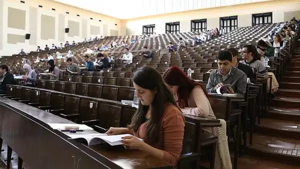 Yükseköğrenim hayatına yarıda bırakmak zorunda kalan milyonlarca gencin gözü kulağı son dönemde tamamen Ankara'ya çevrilmiş d