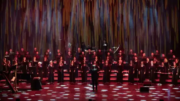 Kuzey ışıkları ve doğanın sesleri 'AURORA' konserinde sahneye taşındı