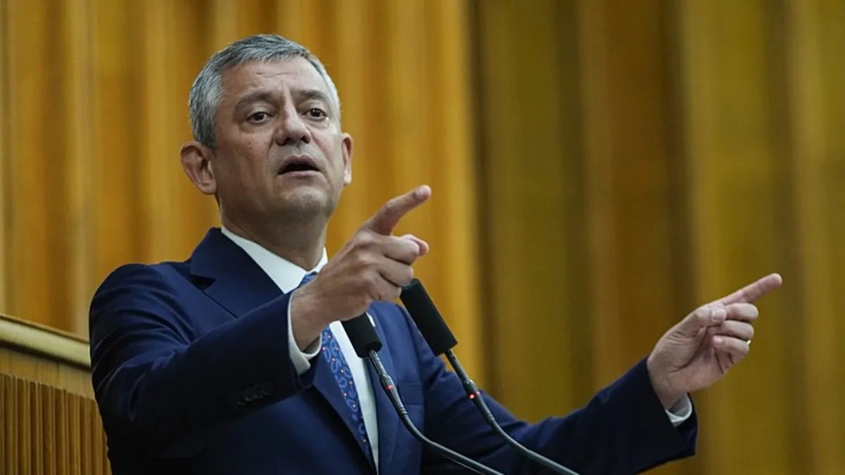 CHP Genel Başkanı Kemal Kılıçdaroğlu ile Manisa Milletvekili Özgür Özel arasındaki liderlik çekişmesi TBMM 'ye taşındı.