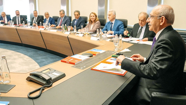 CHP Parti Sözcüsü Müslim Sarı, disipline sevk edilen isimleri Grup Başkanvekilleri Ali Mahir Başarır ve Gökhan Günaydın,