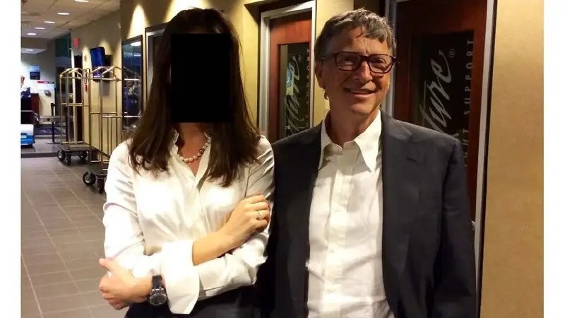 Halka açılan Epstein dosyalarında Bill Gates'in fotoğrafları yer almıştı.