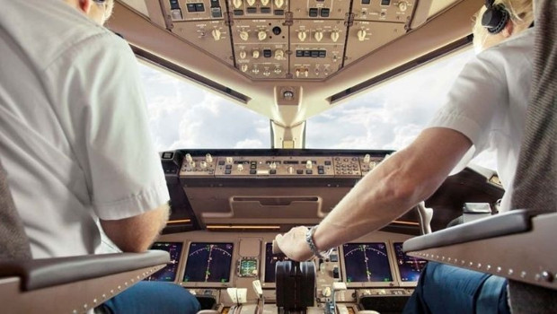 KANADA’ da Air Canada hava yolu şirketinde yaklaşık 17 yıl yolcu taşımak için gerekli ehliyeti olmadan 900’den fazla uçuş ger