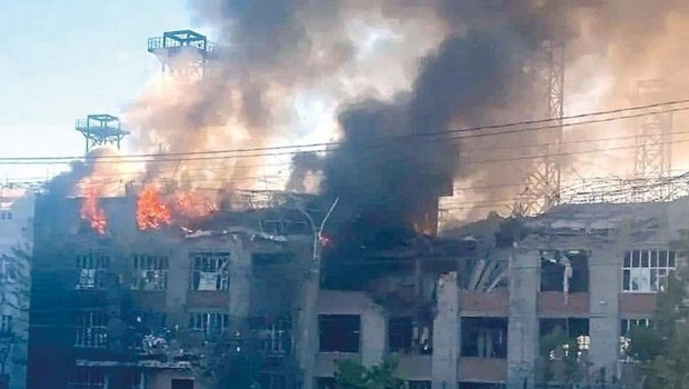 Zaman içinde Batı dünyasının da yardımıyla kendi uzun menzilli füze ve dronlarını üretmeye başlayan Kiev yönetimi, Rusya içle