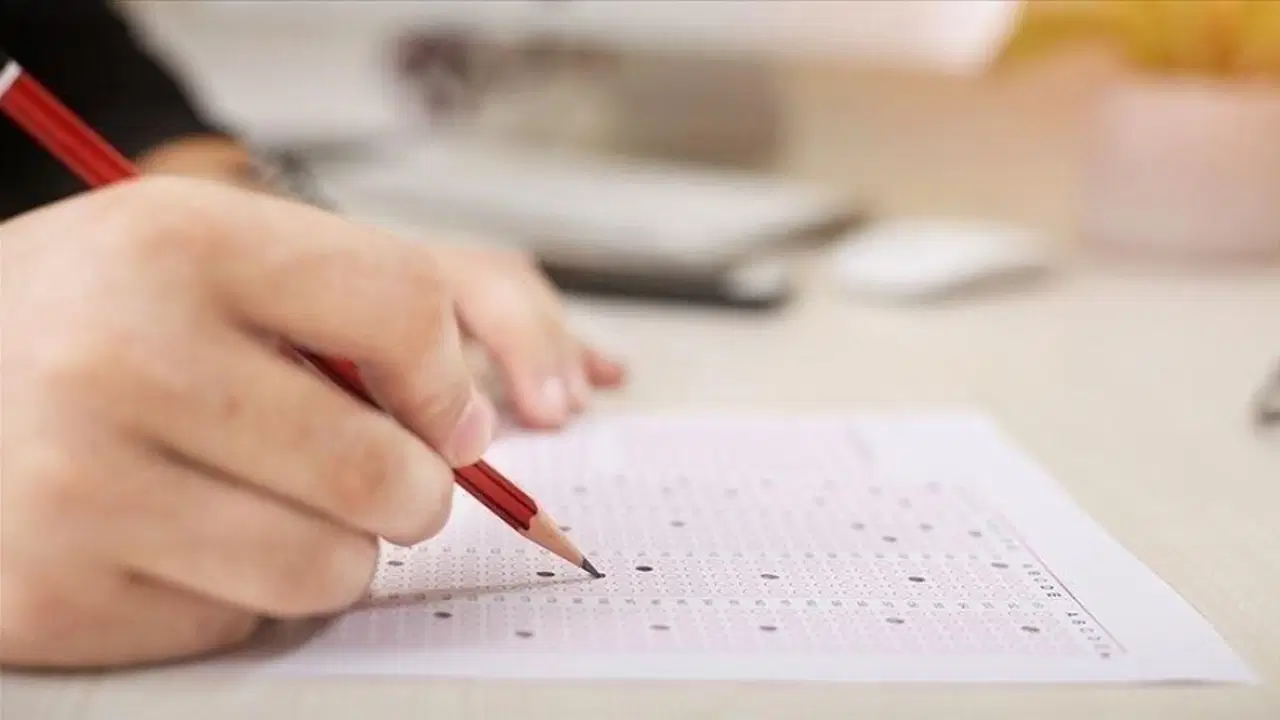 LGS ve YKS sınavlarına sayılı günler kala değerlendirmelerde bulunan Rehberlik ve Psikolojik Danışmanlık Bölümü Dr.
