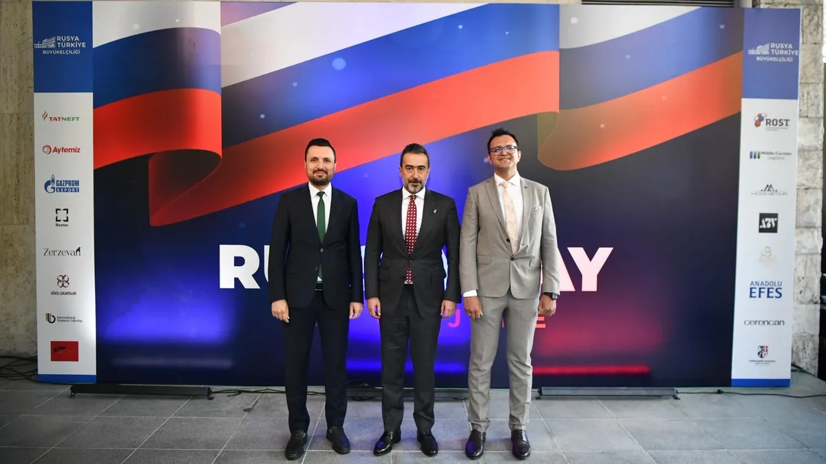AK Parti Ankara İl Başkanı Hakan Han Özcan Rusya Günü resepsiyonuna katıldı