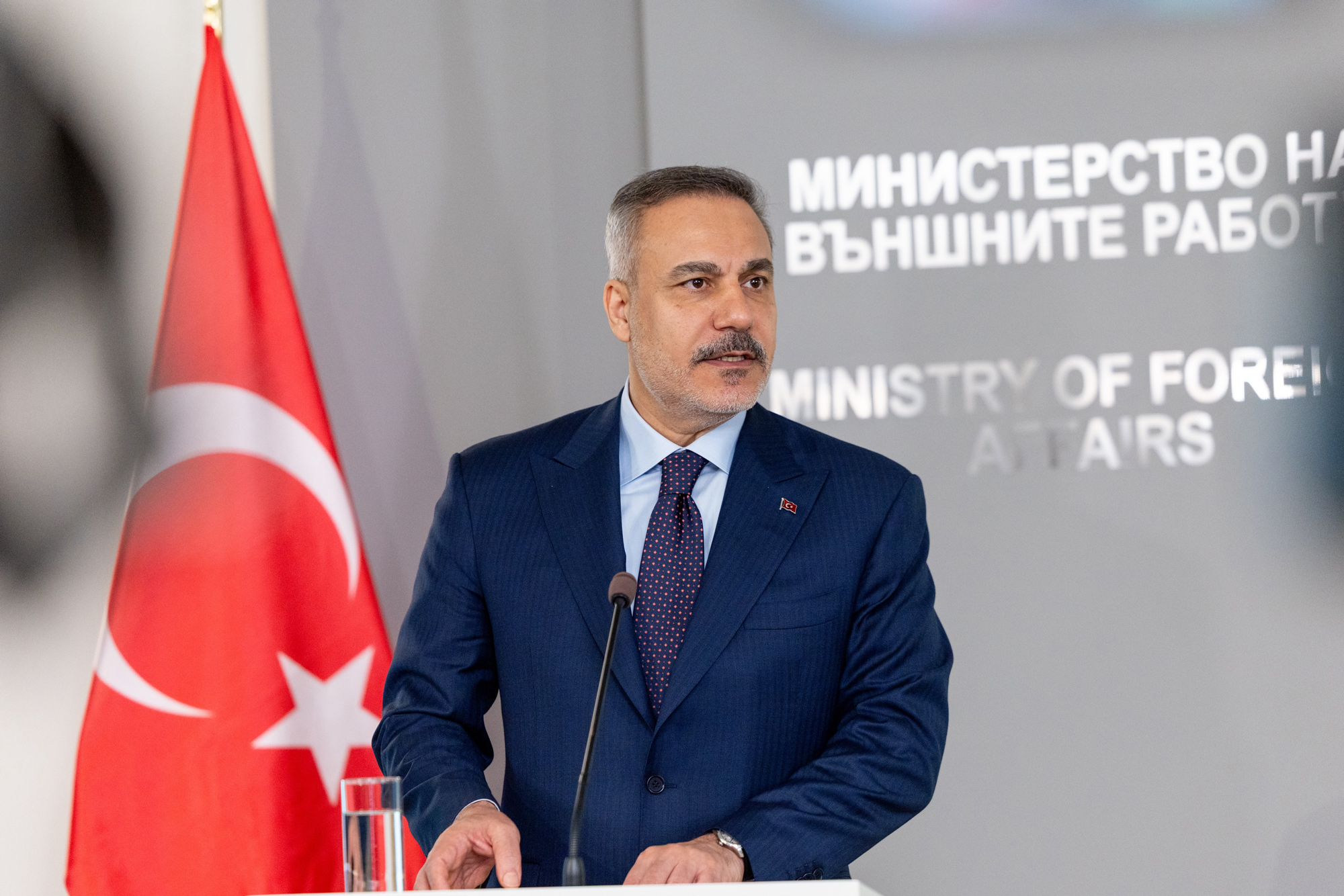 Bakan Fidan: Bir an önce taraflar müzakere masasına dönmeli