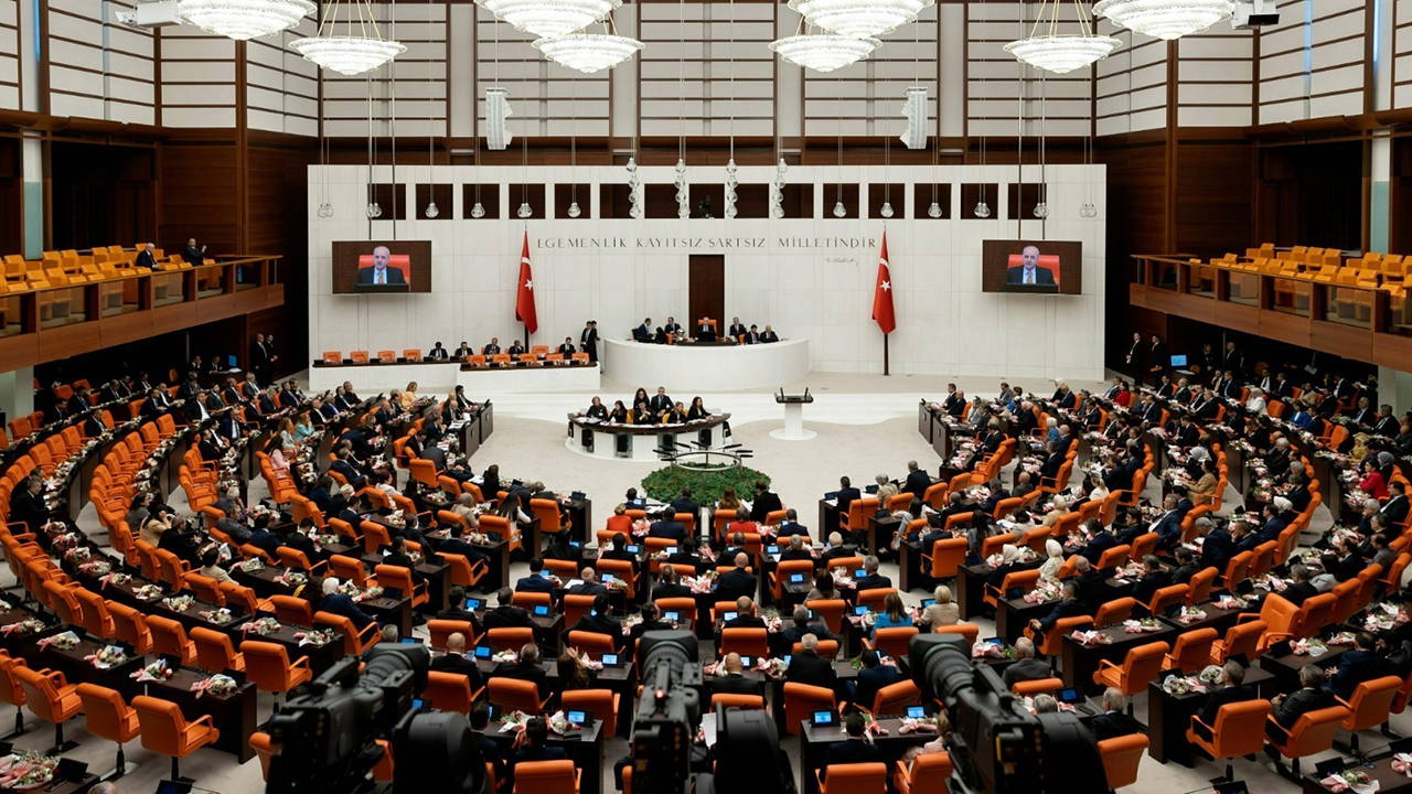 Bekir Bozdağ, TBMM verilerini paylaştı: 44 bin 154 yazılı soru önergesi verildi, 12 bin 742'si hala cevaplanmadı