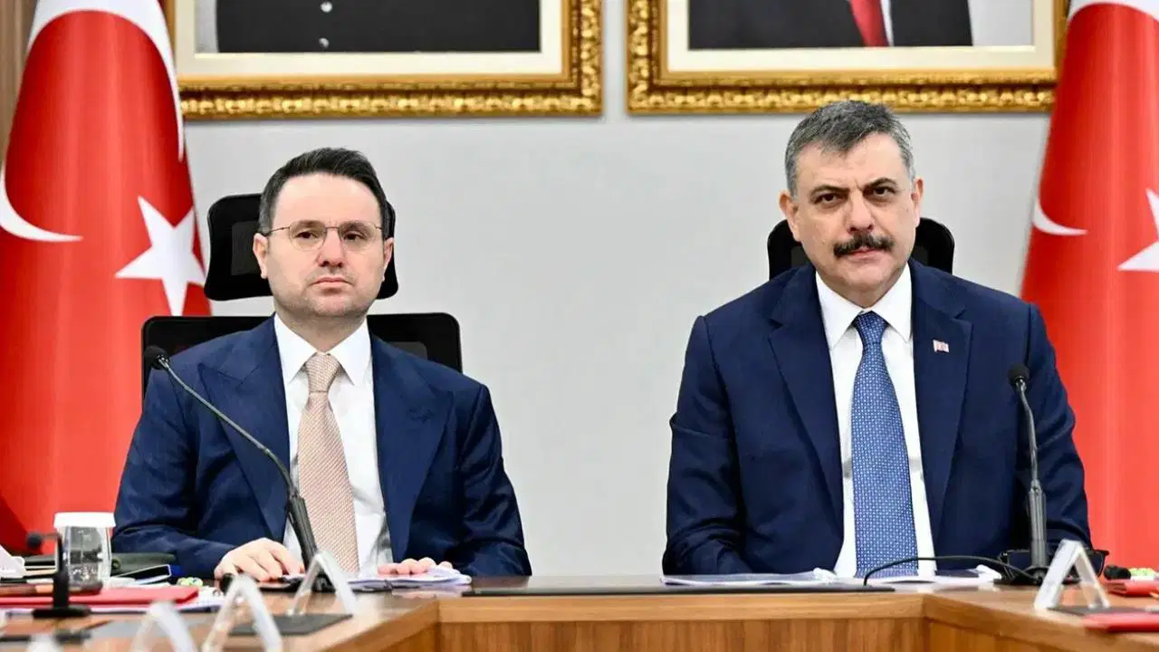 CHP'li Uzun'dan Gürlek ve Çiftçi'ye 'çıplak arama' sorusu