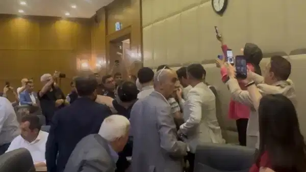 Bursa’da AKP’li belediye yönetimi işçinin hakkını vermedi: İşçiler, toplantıdan zorla çıkartıldı!