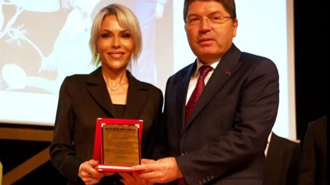 Ödüllü Nöro-Dilbilimci Derya Şahin: 'Beyin dili tercüme ederek değil, doğrudan anlamlandırarak ediniyor'