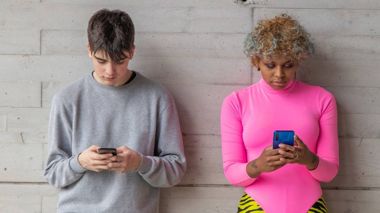 Doğum oranlarındaki düşüşün arkasında akıllı telefonlar mı var? Bilim dünyası ikiye bölündü