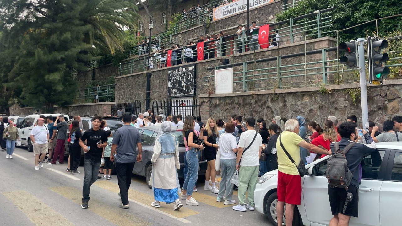 LGS heyecanı okul kapılarına taştı: Velilerden eğitim sistemine tepki