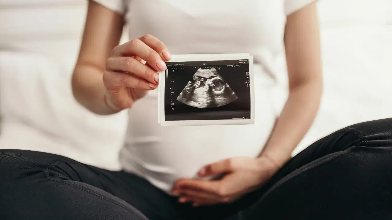 Ekonomik kriz beşiği vurdu: Aileler artık ikinci çocuktan vazgeçiyor!