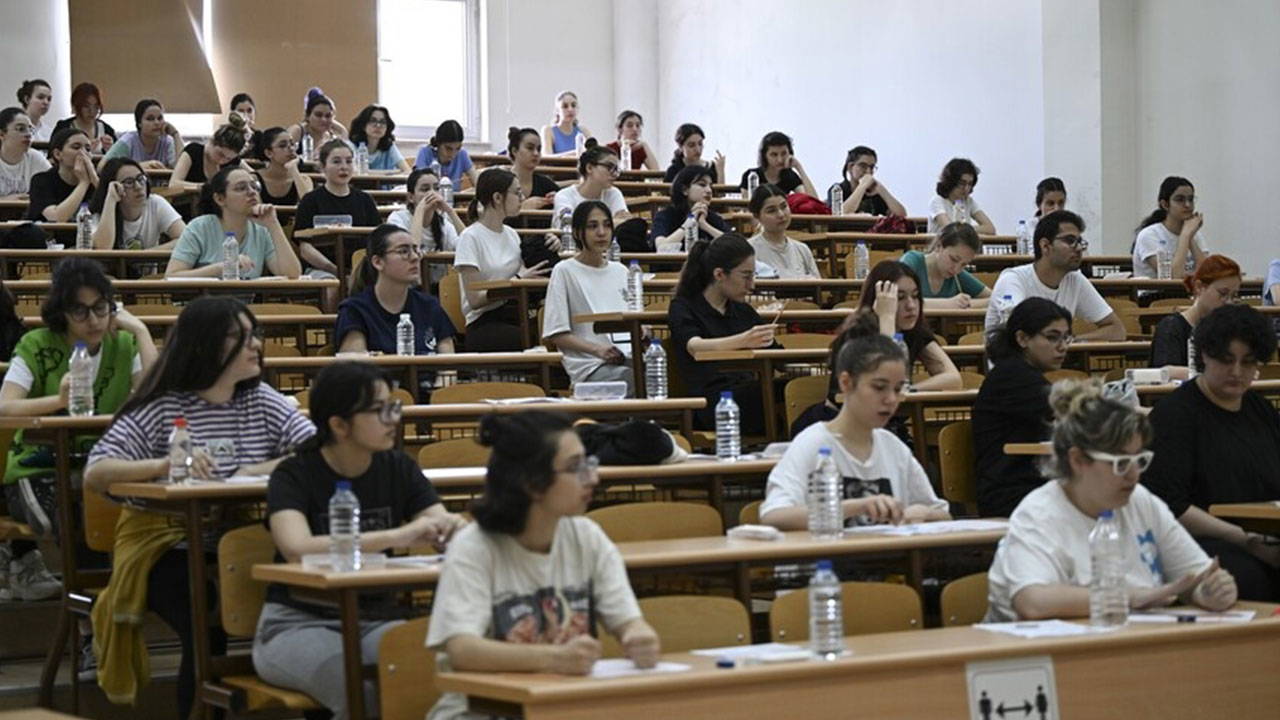 Ölçme, Seçme ve Yerleştirme Merkezi (ÖSYM) sınav takvimine göre, milyonlarca gencin üniversite hayali için ter dökeceği YKS m