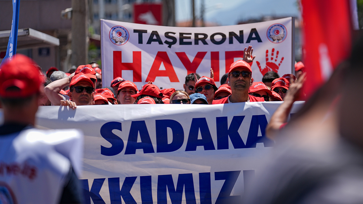 İzmir Büyükşehir Belediyesi işçileri iş bıraktı