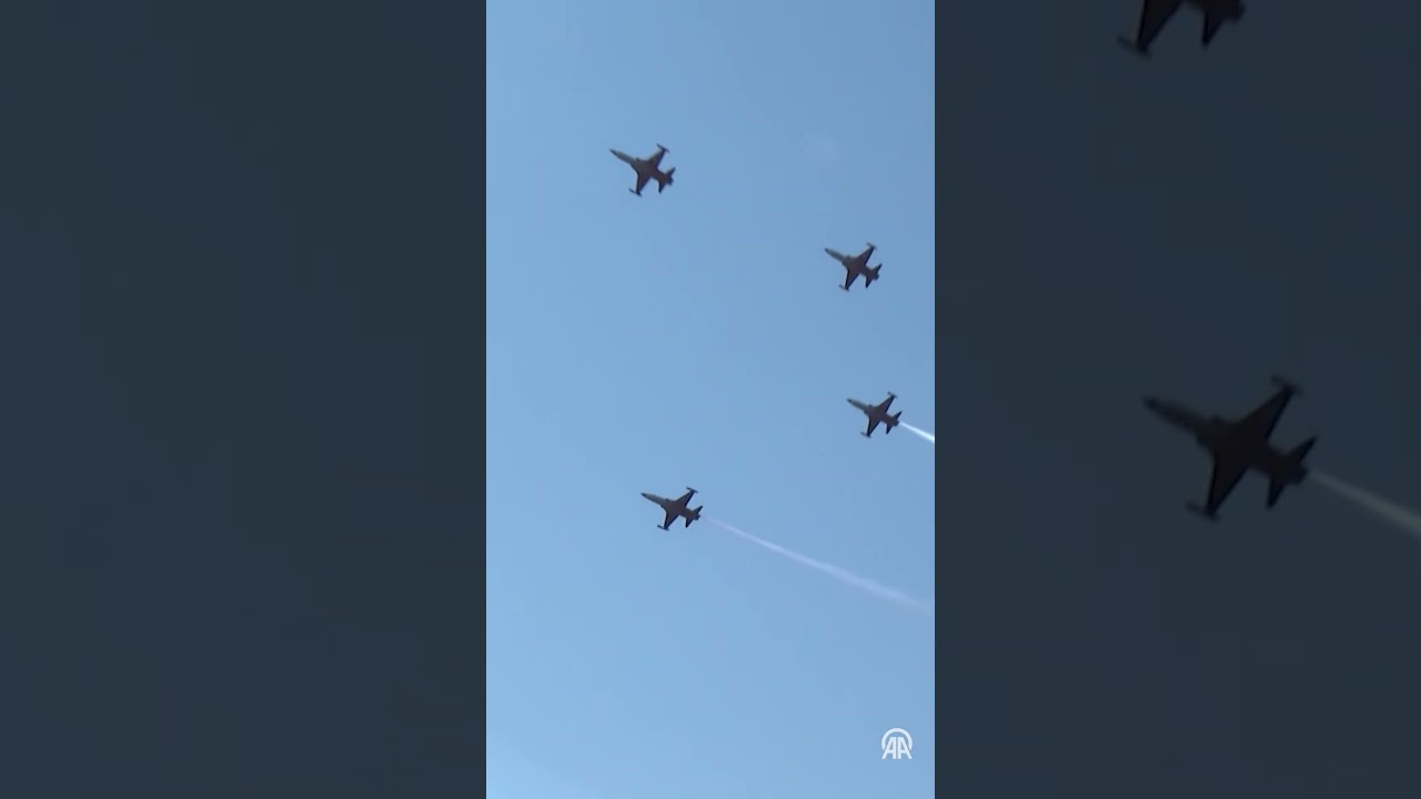 Türk Yıldızları, Çanakkale'de gösteri uçuşu yaptı