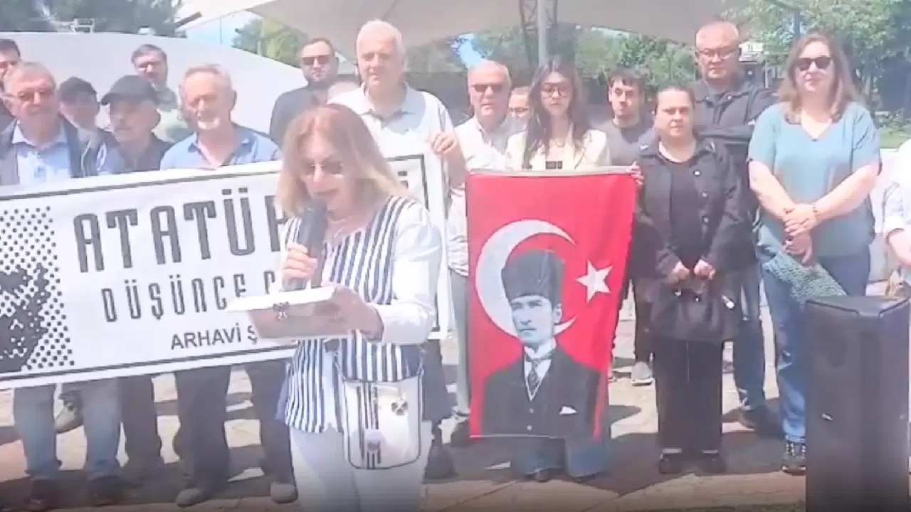 ADD Arhavi Şubesi, Kemalistlere hakaret eden eski AKP'li Eker'i protesto etti