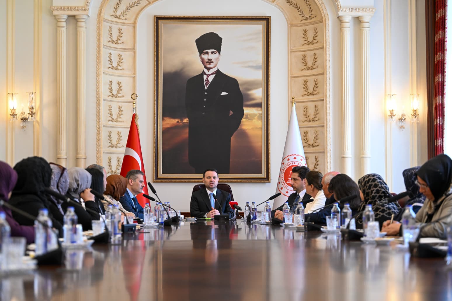Bakan Gürlek: Toplumda en büyük sorun gençlerin uyuşturucuya bulaşması