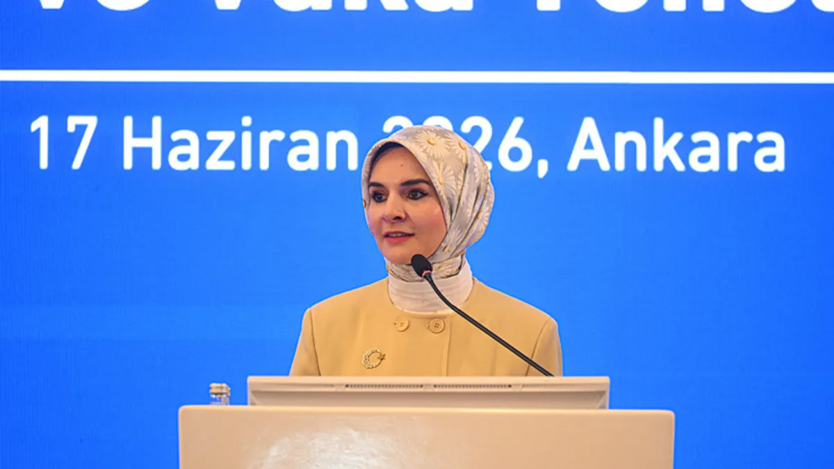 Aile ve Sosyal Hizmetler Bakanı Mahinur Özdemir Göktaş, bir otelde düzenlenen 