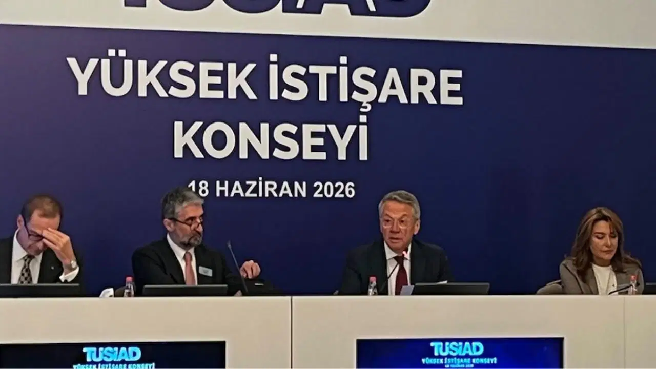 Türkiye İş İnsanları Derneği (TÜSİAD) Yüksek İstişare Konseyi (YİK) Başkanı Ömer Aras ve TÜSİAD Başkanı Ozan Diren,