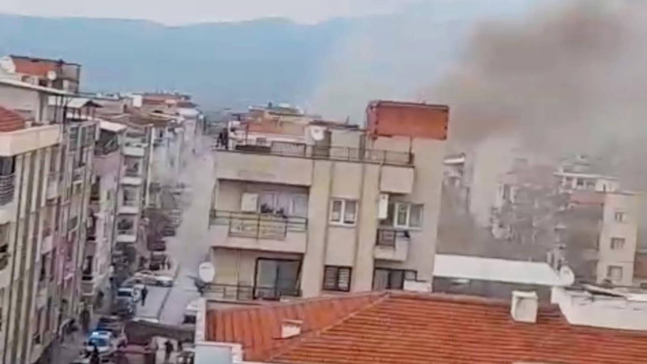 Evini ateşe verdi: Kaçarken yakalandı