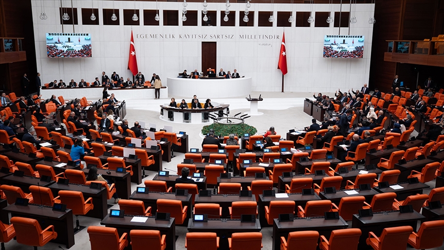 Türkiye 'de hukuk sisteminde köklü değişiklikler öngören ve on binlerce kişiyi doğrudan ilgilendiren 12.