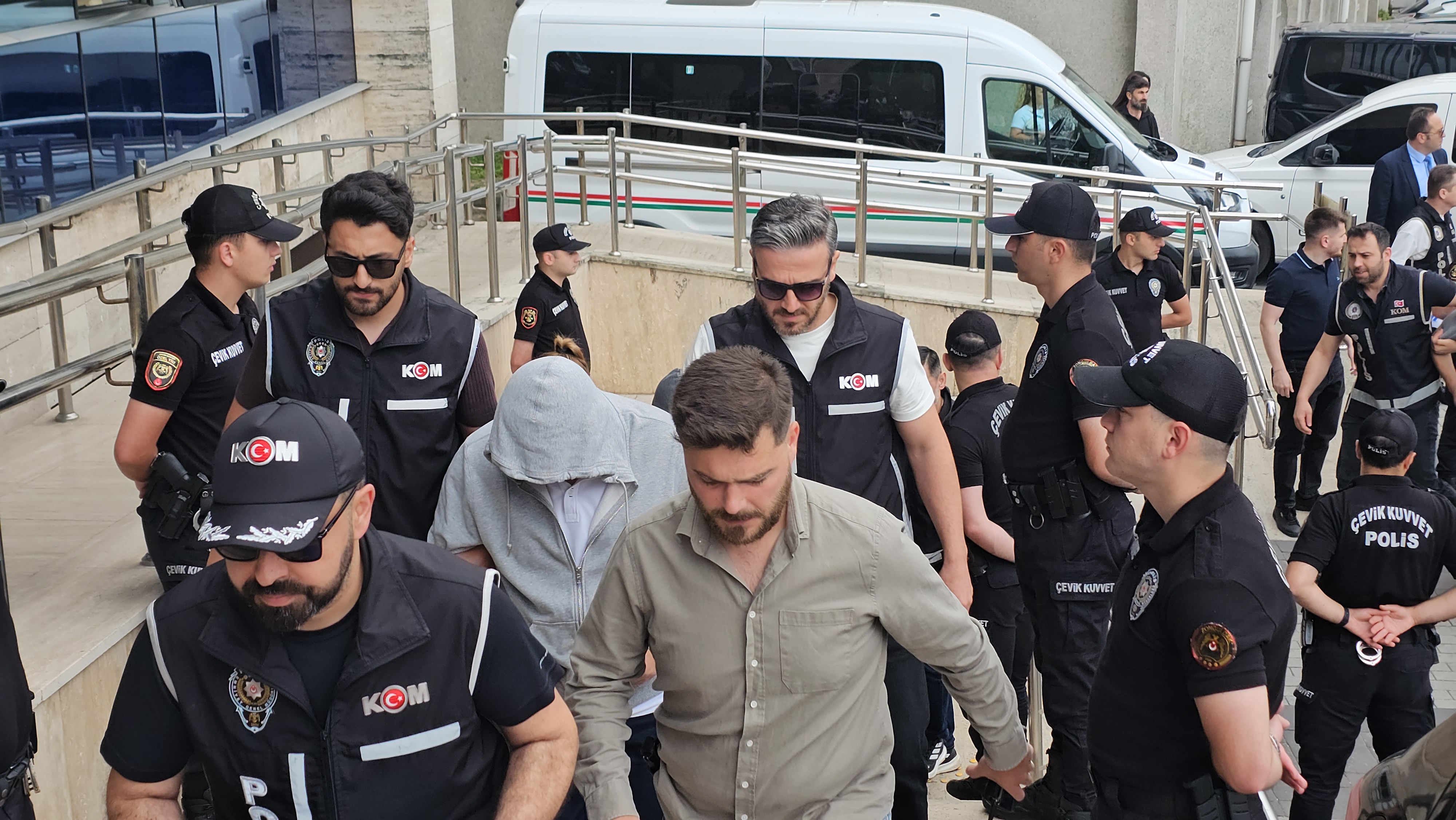Rüşvet alıp kürtaj yapan doktora operasyon. Yasal süreyi geçirenlerden 100 bin lira istemiş
