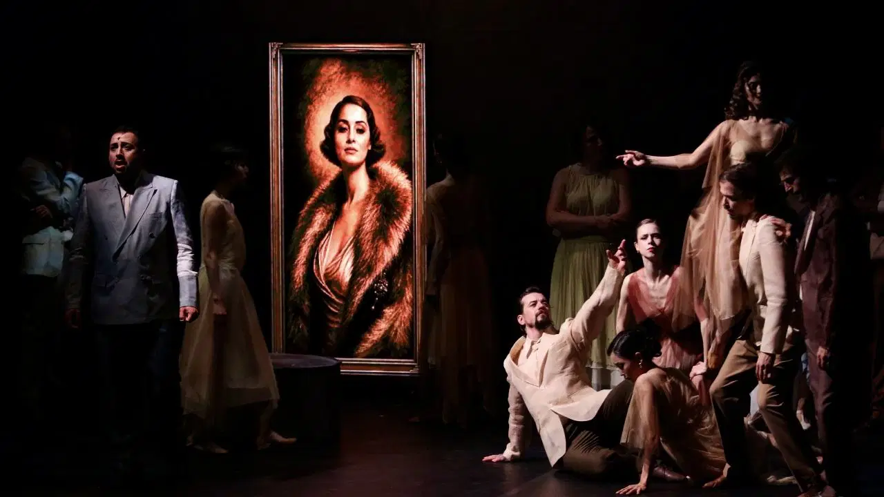 Sabahattin Ali'nin 'Kürk Mantolu Madonna'sı müzikal drama olarak sahnelendi
