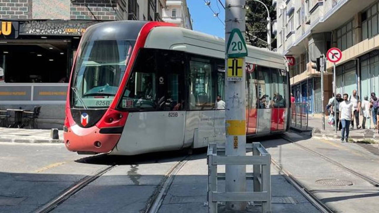 Kabataş-Bağcılar Tramvay Hattı'nda yaşanan teknik arıza nedeniyle seferler aksadı
