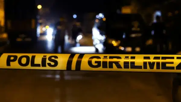 Şüpheli ölüm: 32 yaşındaki erkek sandalyede ölü bulundu