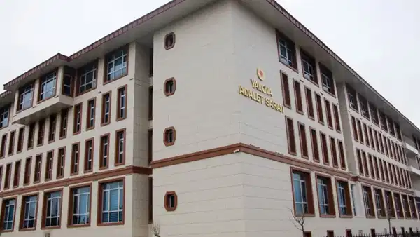 Kucağındaki bebeğiyle birlikte darbedilen baba: 'Odunla vurdu, kızım çırpınırken tekrar vurdu'