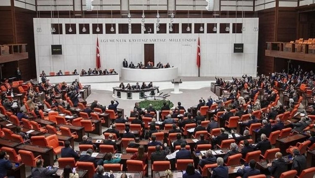 Kabul edilen maddelere göre, Anayasa Mahkemesi'nin iptal kararı doğrultusunda Şuabatı San'atlarının Tarzı İcrasına Dair Kanun