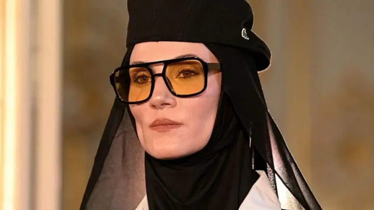 Paris'te bir ilk: Muhafazakar moda haftasında sokak giyimi görücüye çıktı