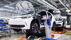 Volkswagen yaklaşık 100 bin kişiyi işten çıkarmayı planlıyor