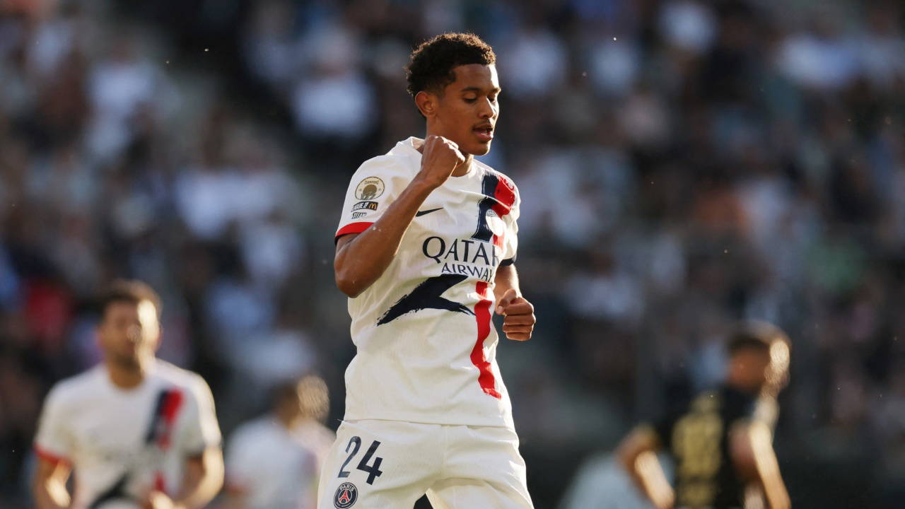 10 kişi kalan PSG'den rahat galibiyet!