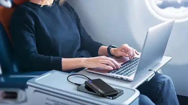 Uçaklarda powerbank kullanımı kısıtlandı: Şarj etmek yasak
