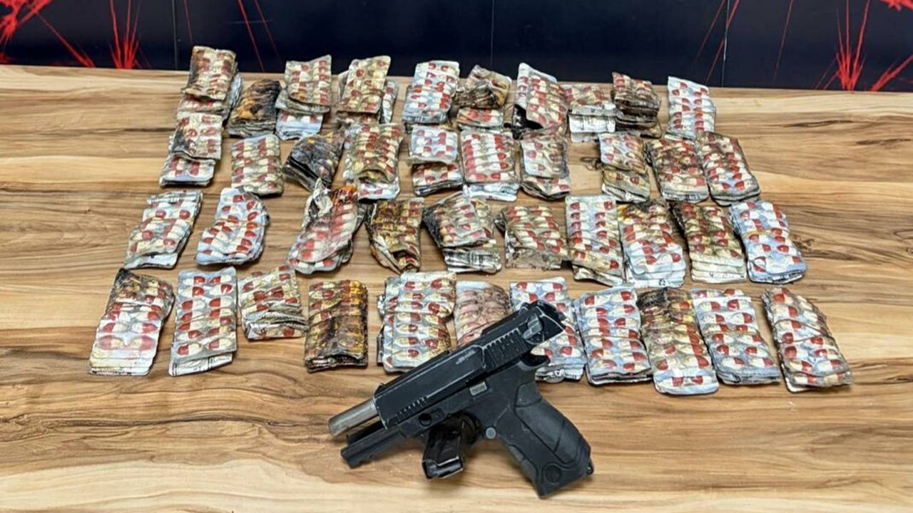 Ev yangınında uyuşturucu madde ele geçirildi: 10 kişi gözaltında